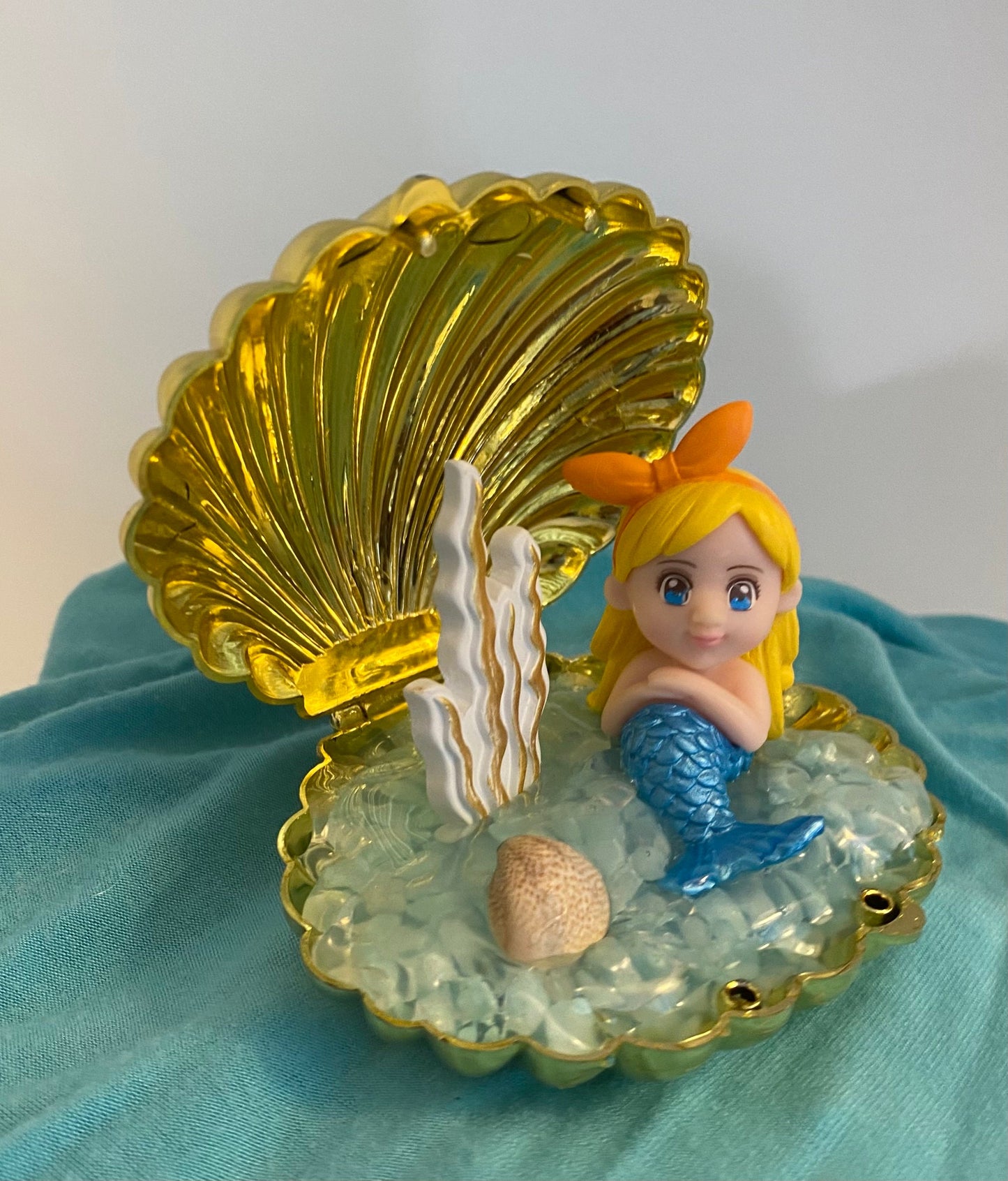 Gold, Open Clam with Blue Mermaid