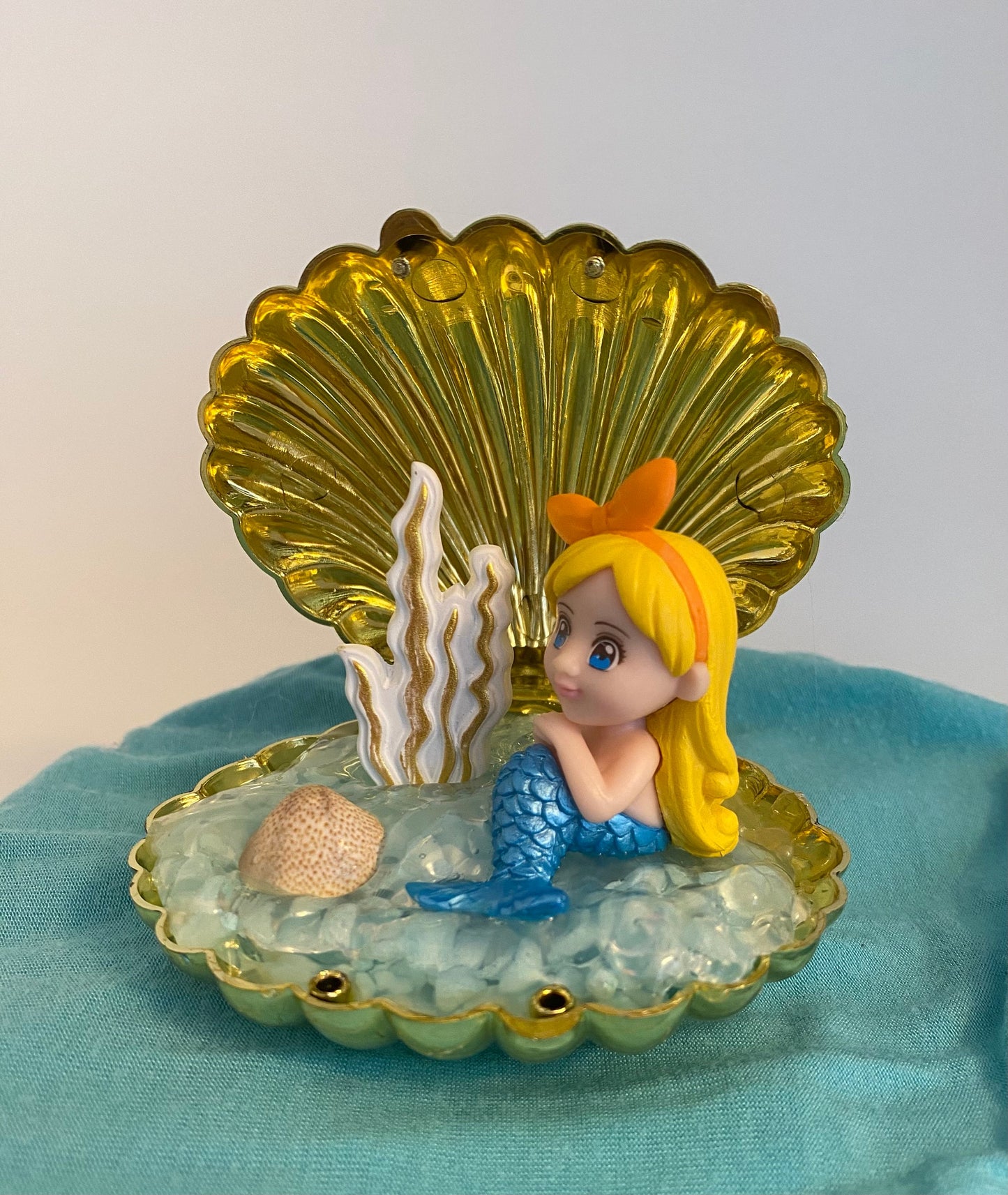 Gold, Open Clam with Blue Mermaid